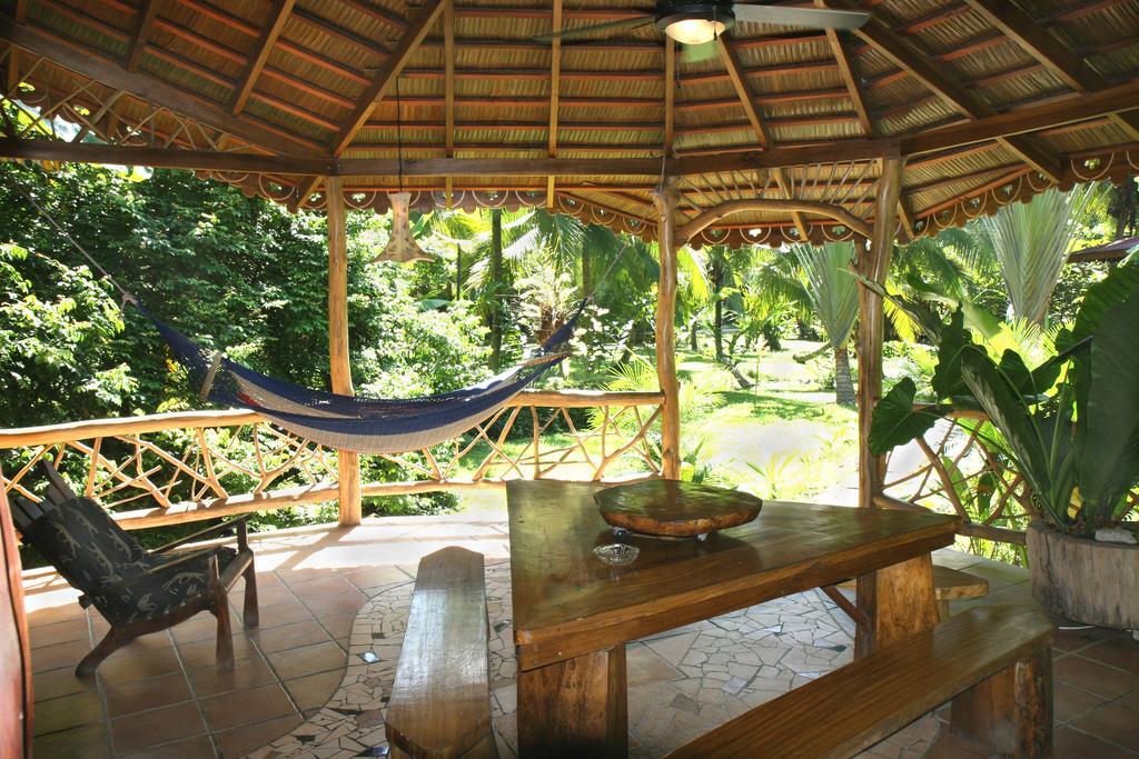 Hotel La Costa De Papito Puerto Viejo de Talamanca Exteriör bild